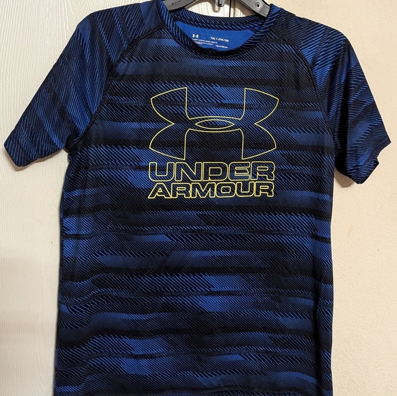 Under Armour Heatgear Boys' Big Logo 2PCS Tees Lot Size YXL Used Excellent - Picture 2 of 6